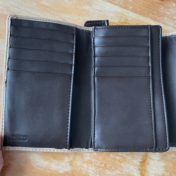 COACH gold leather wallet - Picture 5 of 6